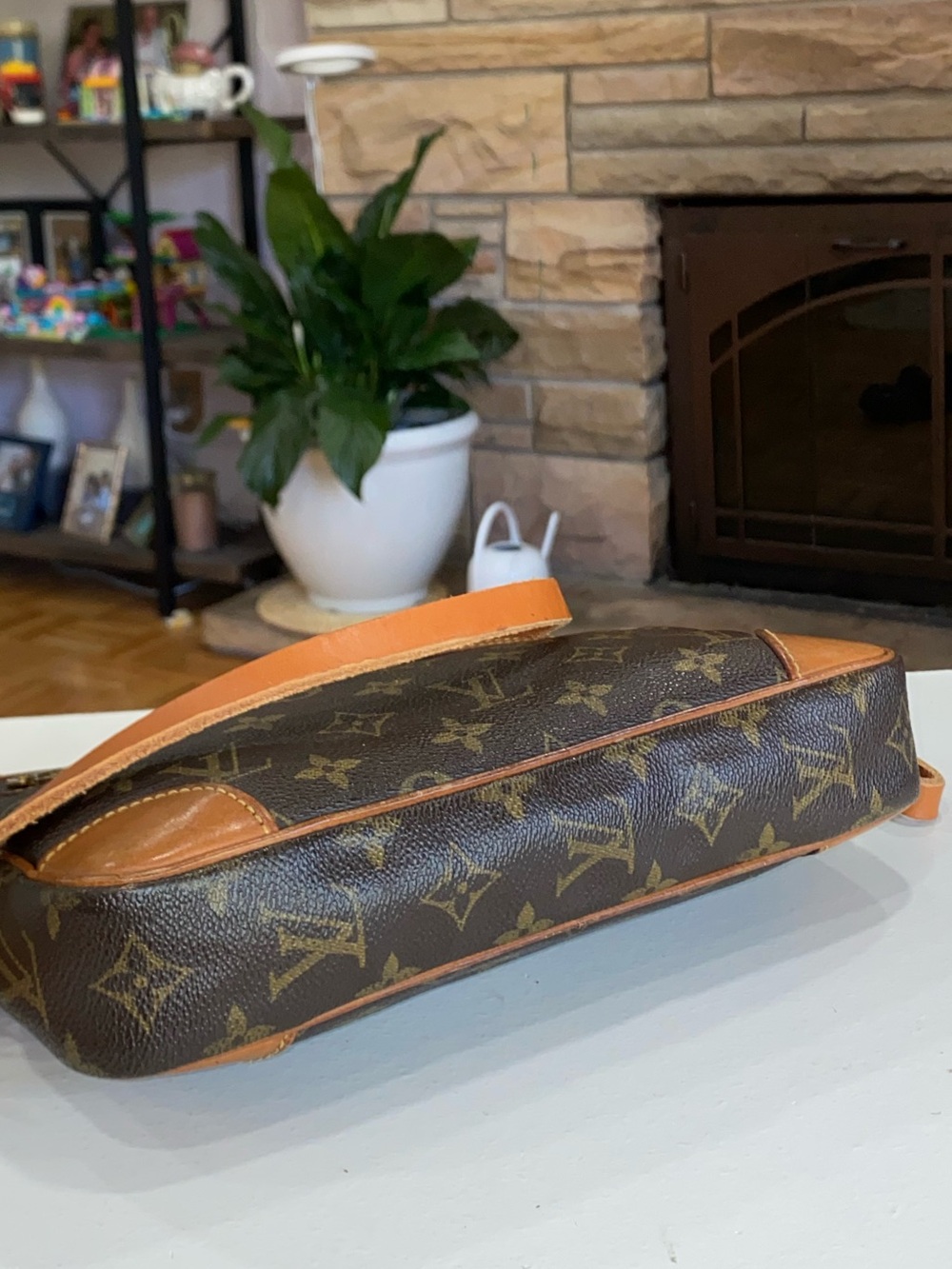 ❤️Louis Vuitton Brown Monogram Clutch - Picture 6 of 13